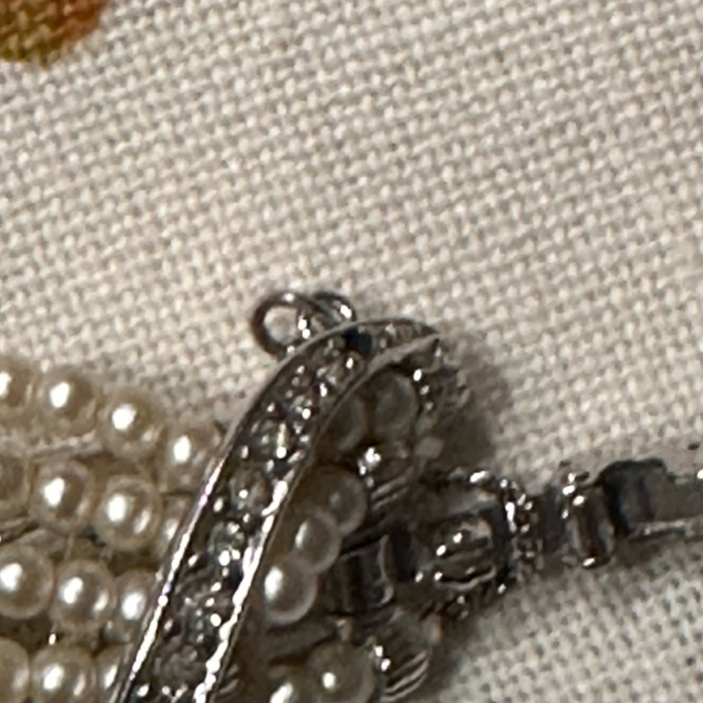 Ciner Elegant vintage  faux  Pearl and Silver bracelet. - Picture 5 of 5